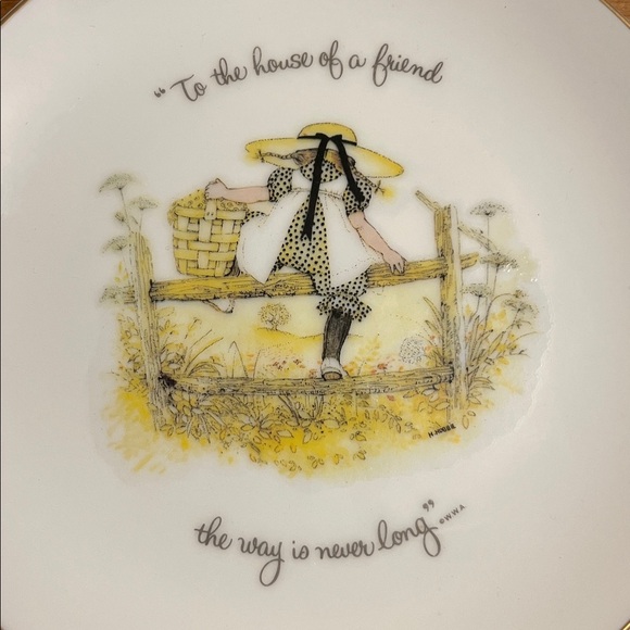 1975 Holly Hobbie Porcelain Plate: 'To the House of a Friend' Made in Japan - Picture 4 of 9